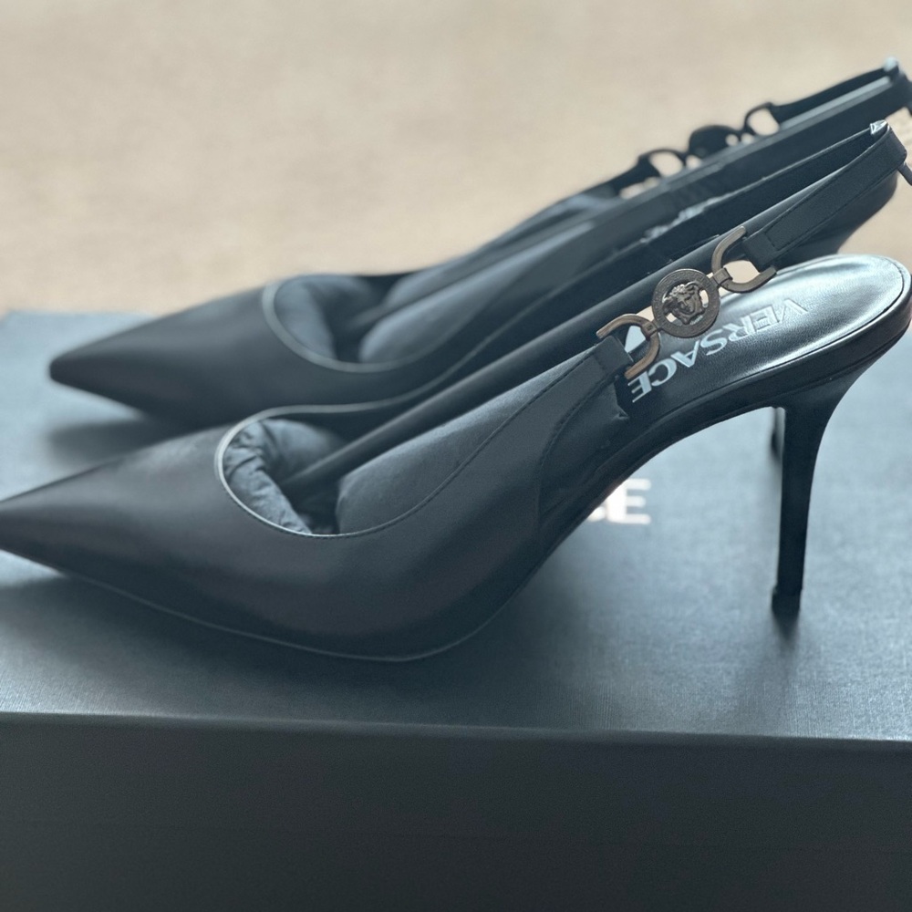 Black Leather Pointed Slingback Heels - Picture 2 of 3